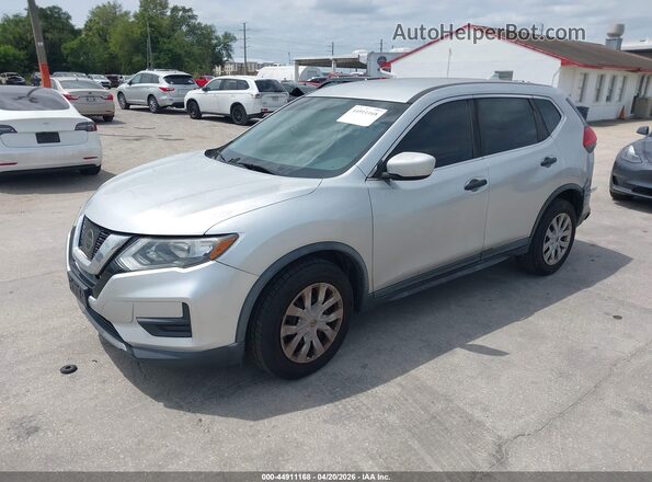 KNMAT2MT6HP575816 2017 NISSAN ROGUE Silver Przód lewy