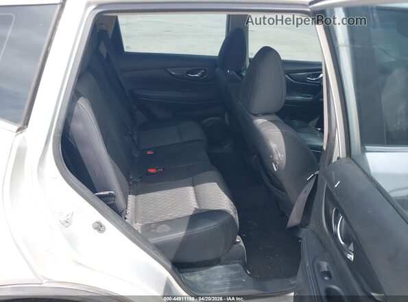 KNMAT2MT6HP575816 2017 NISSAN ROGUE Silver Widok naklejki z numerem VIN