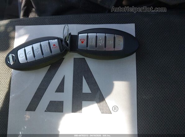 KNMAT2MT8JP579825 2018 NISSAN ROGUE Silver Առջևի վահանակի տեսք