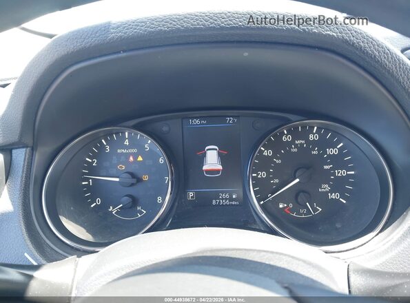 KNMAT2MT8JP588380 2018 NISSAN ROGUE White Հետևի նստատեղերի տեսք