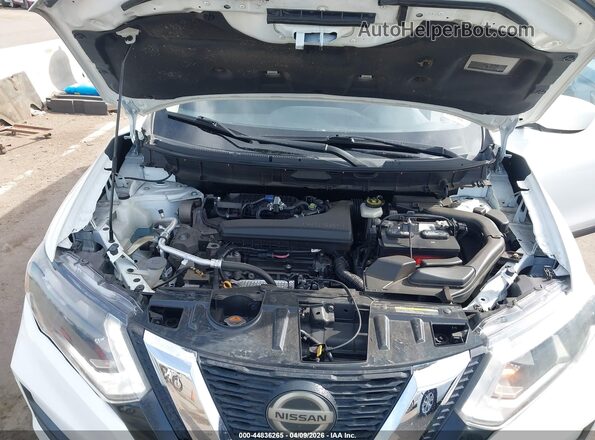 KNMAT2MT9JP557638 2018 NISSAN ROGUE White 