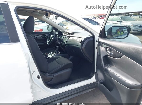 KNMAT2MT9JP557638 2018 NISSAN ROGUE White 