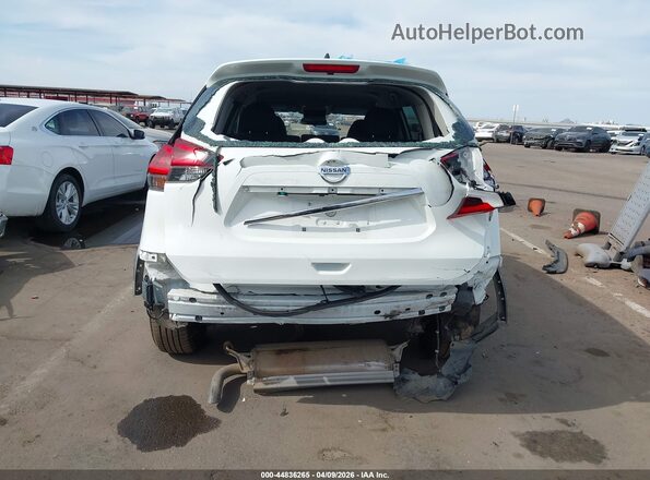 KNMAT2MT9JP557638 2018 NISSAN ROGUE White 