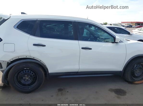 KNMAT2MT9JP557638 2018 NISSAN ROGUE White 