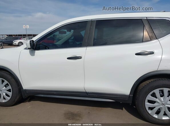 KNMAT2MT9JP557638 2018 NISSAN ROGUE White 