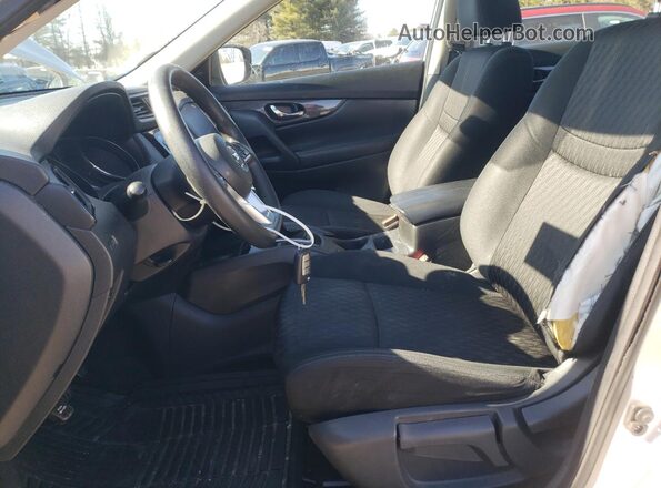 KNMAT2MV3JP568958 2018 NISSAN ROGUE Silver Front interior view