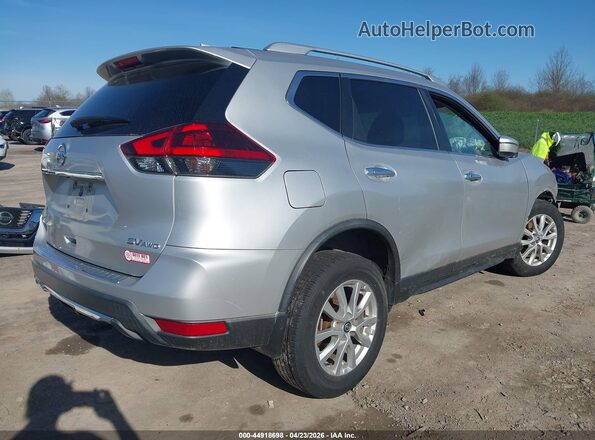 KNMAT2MV4JP604513 2018 NISSAN ROGUE Silver Trasero derecho