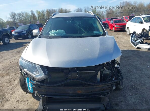KNMAT2MV4JP604513 2018 NISSAN ROGUE Silver Vista interior trasera