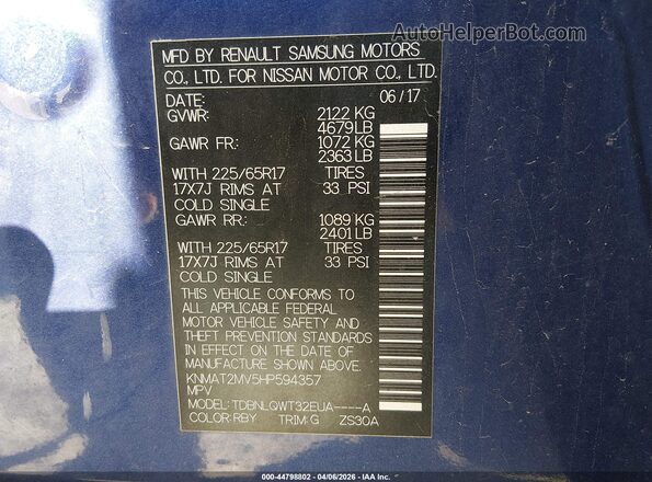 KNMAT2MV5HP594357 2017 NISSAN ROGUE Blue Widok komory silnika