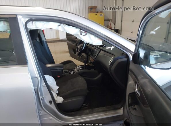 KNMAT2MV7GP685693 2016 NISSAN ROGUE Silver Вид салону спереду