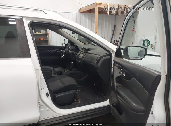 KNMAT2MV7HP520101 2017 NISSAN ROGUE White 