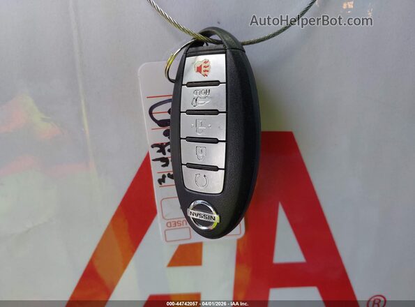 KNMAT2MVXHP616076 2017 NISSAN ROGUE Black Вид панелі приладів