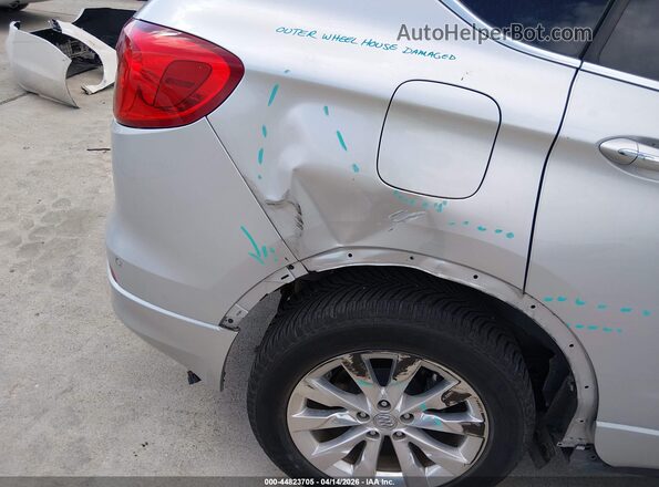 LRBFX1SA4JD006314 2018 BUICK ENVISION Silver 