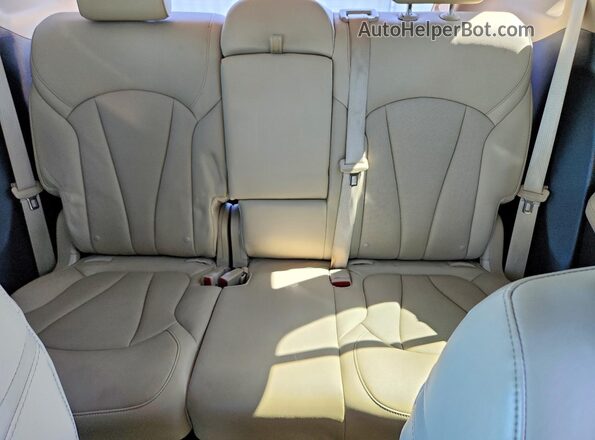 LRBFX2SA5JD002570 2018 BUICK ENVISION Silver Vista de los asientos traseros