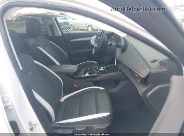 LRBFZLE43SD027720 2025 BUICK ENVISION White წინა სალონის ხედი