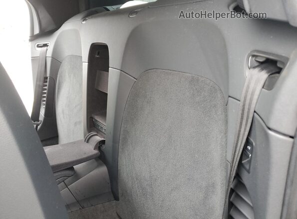 NJ1589E 2022 AUDI R8 Черный Вид задних сидений