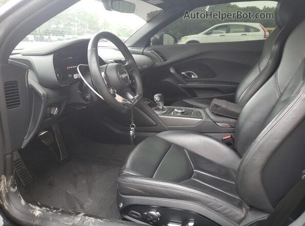 NJ1589E 2022 AUDI R8 Черный Вид салона спереди