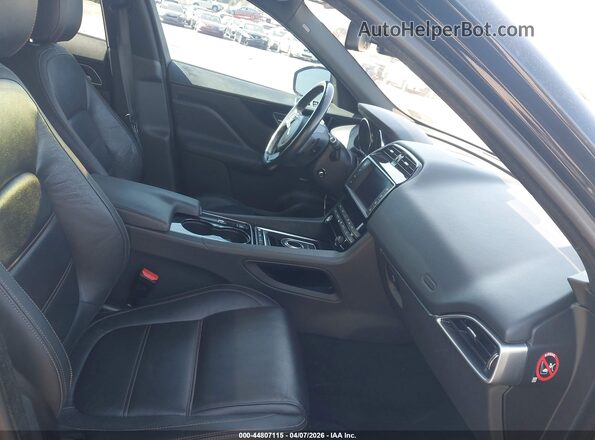 SADCK2BV3HA061851 2017 JAGUAR F-PACE Black Вид салону спереду