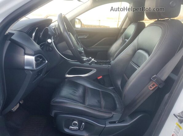 SADCK2GX7KA390263 2019 JAGUAR F-PACE Белый Вид салона спереди