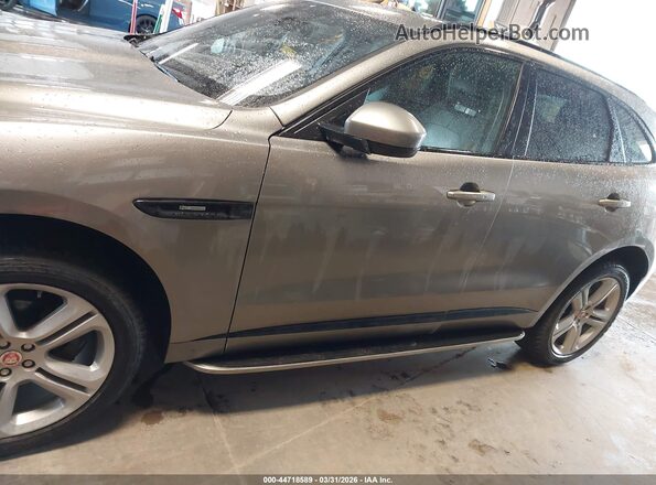 SADCL2FX1KA366636 2019 JAGUAR F-PACE Gray Rear interior view