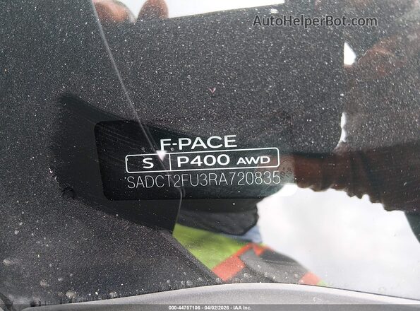 SADCT2FU3RA720835 2024 JAGUAR F-PACE Gray Widok komory silnika