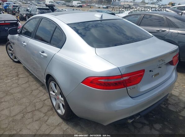 SAJAE4BN8HA952807 2017 JAGUAR XF Silver Tył lewy