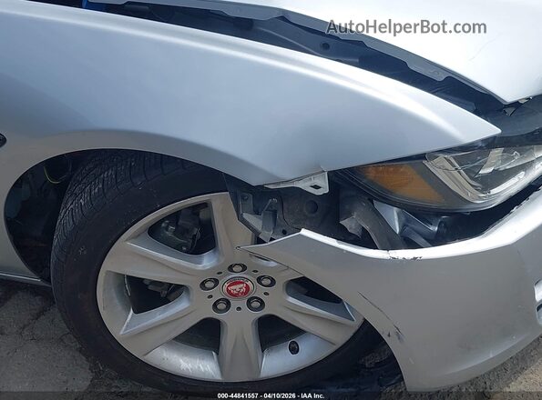SAJAE4BN8HA952807 2017 JAGUAR XF Silver Widok zestawu wskaźników