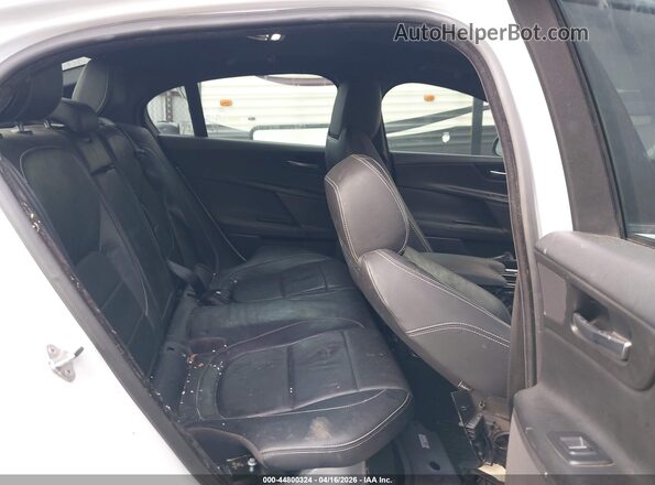 SAJAF4EV1JCP24697 2018 JAGUAR XF Белый Вид наклейки с VIN-кодом