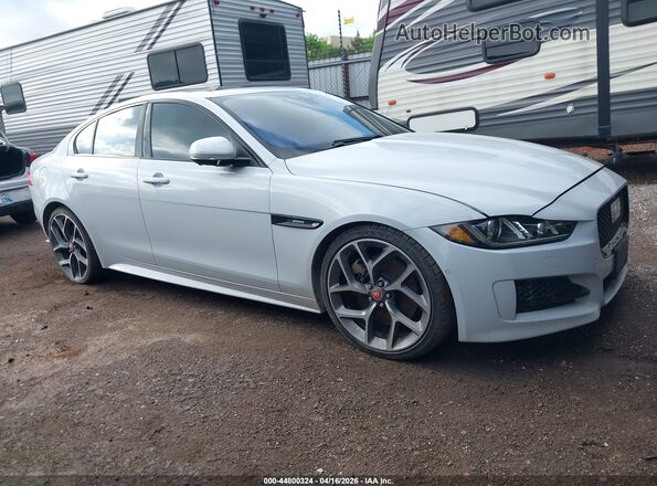 SAJAF4EV1JCP24697 2018 JAGUAR XF Белый Вид задней части салона