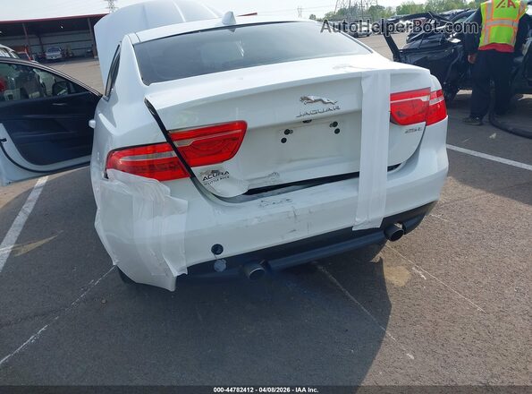 SAJAR4FX3KCP52820 2019 JAGUAR XF White Widok z przodu