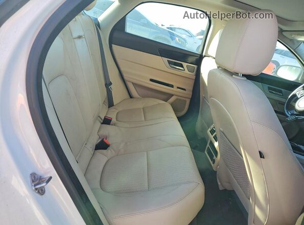 SAJBE4BV5GCY03777 2016 JAGUAR XF White Հետևի նստատեղերի տեսք