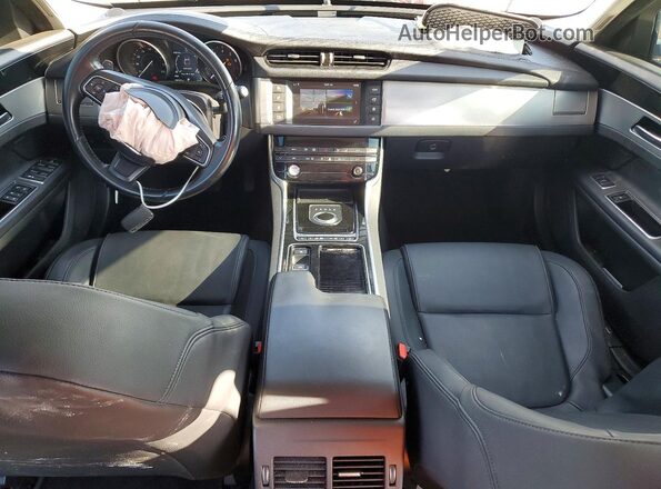 SAJBJ4BV5HCY37389 2017 JAGUAR XF Серебряный Вид панели приборов