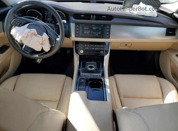 SAJBJ4BV7GCY17546 2016 JAGUAR XF Blue Widok deski rozdzielczej