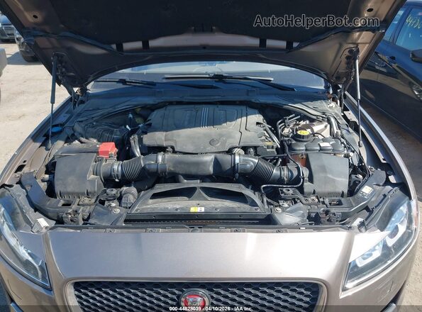 SAJBJ4BVXGCY18433 2016 JAGUAR XF Золотой Вид сзади