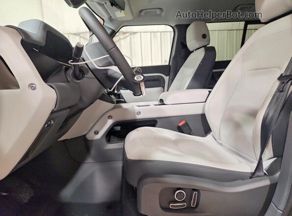 SALE2FEU3T2498050 2026 LAND ROVER DEFENDER White Vista interior delantera