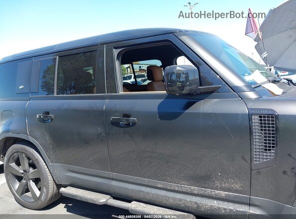 SALEPEFE9R2272168 2024 LAND ROVER DEFENDER Черный Вид задней части салона