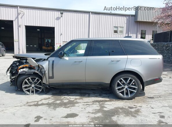 SALKP9F40SA300453 2025 LAND ROVER RANGE ROVER Silver Rear interior view