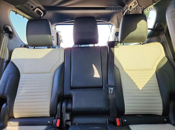 SALRT4EU8N2456799 2022 LAND ROVER DISCOVERY White უკანა სავარძლების ხედი