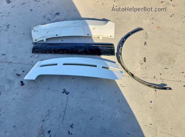 SALRT4EU8N2456799 2022 LAND ROVER DISCOVERY White VIN კოდის სტიკერის ხედი