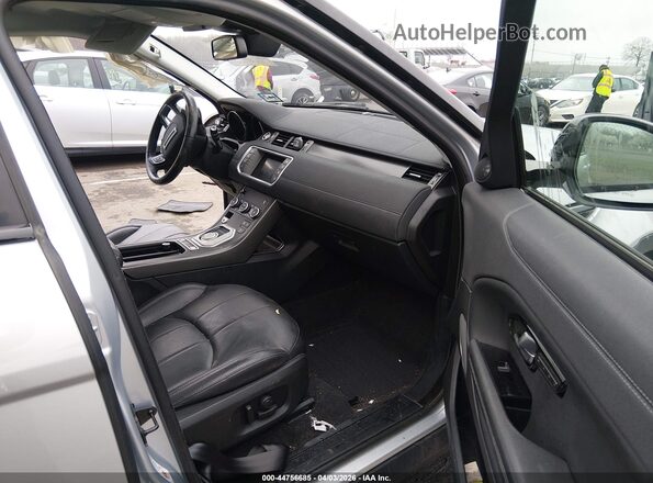 SALVP2RX2KH340891 2019 LAND ROVER RANGE ROVER EVOQUE Silver Widok wnętrza z przodu