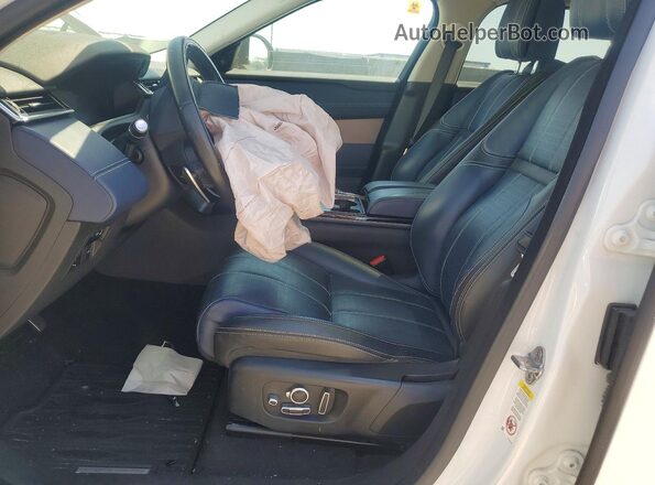 SALYM2RV3JA728191 2018 LAND ROVER RANGE White Front interior view