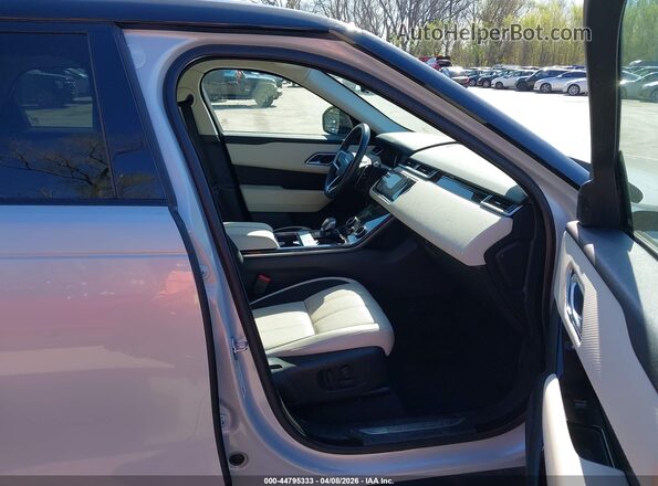 SALYT2EX0NA329612 2022 LAND ROVER RANGE ROVER VELAR Серебряный Вид салона спереди