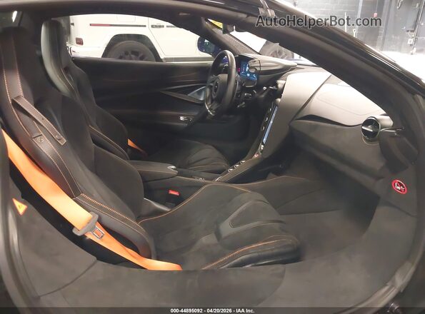 SBM14BCA4SW009459 2025 MCLAREN 750S Синий Вид салона спереди