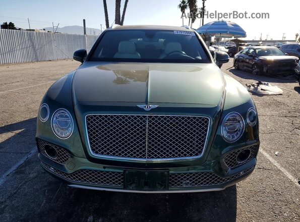 SJAAC2ZV0JC022698 2018 BENTLY BENTAYGA Green Դիմացի տեսք