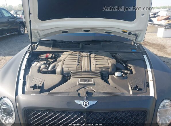 SJAAC2ZV6JC020650 2018 BENTLEY BENTAYGA Black Вид ззаду