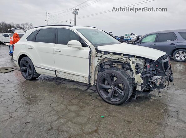 SJAAM2ZV1KC024006 2019 BENTLEY BENTAYGA White Передня права чверть