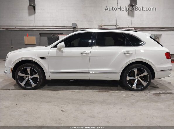 SJAAM2ZV8KC027341 2019 BENTLEY BENTAYGA Белый Панорамный вид салона 360°