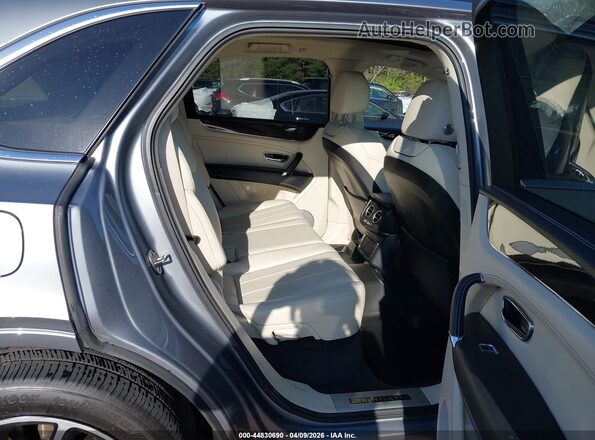 SJAAM2ZV9KC025341 2019 BENTLEY BENTAYGA Silver VIN კოდის სტიკერის ხედი