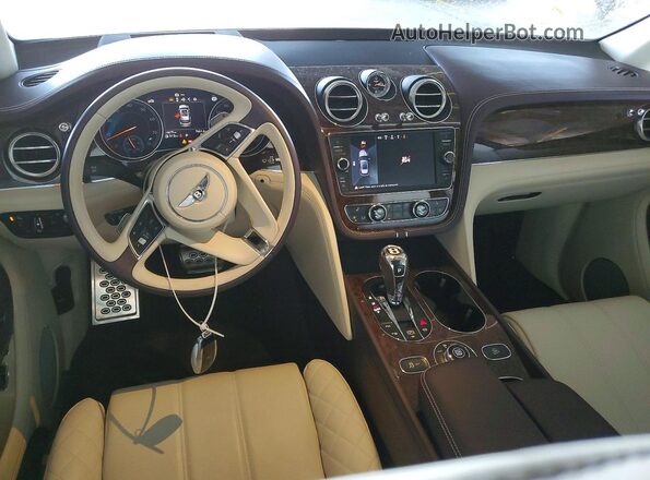 SJAAM2ZVXLC030209 2020 BENTLEY BENTAYGA Beige Dashboard view
