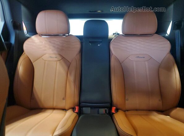 SJAHT2ZV0PC020005 2023 BENTLEY BENTAYGA Gray Widok tylnych siedzeń